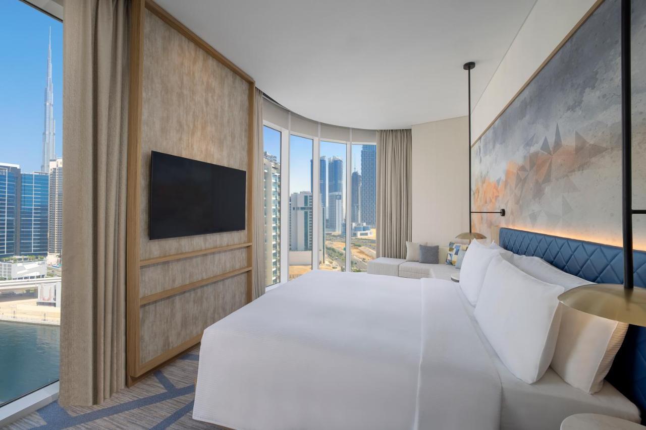 Hilton Garden Inn Dubai Business Bay Экстерьер фото