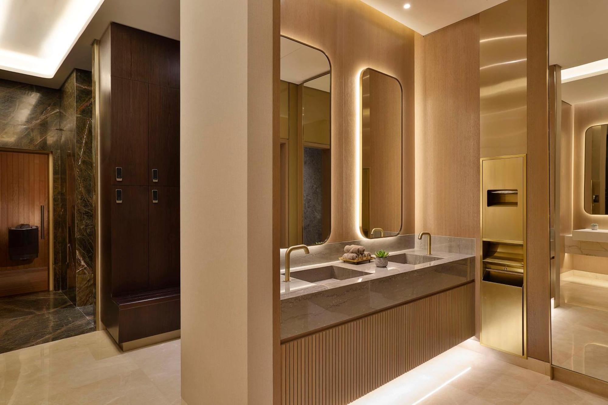 Hilton Garden Inn Dubai Business Bay Экстерьер фото